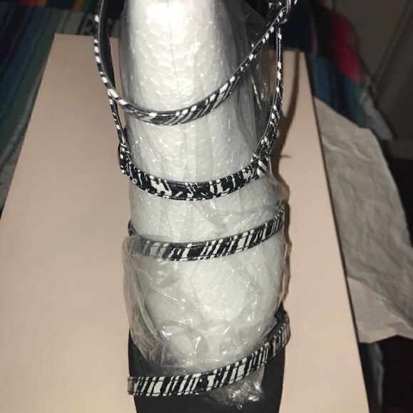 Shoes 👡   - Picture 10 of 12